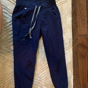 Fig Petite Jogger scrub pants